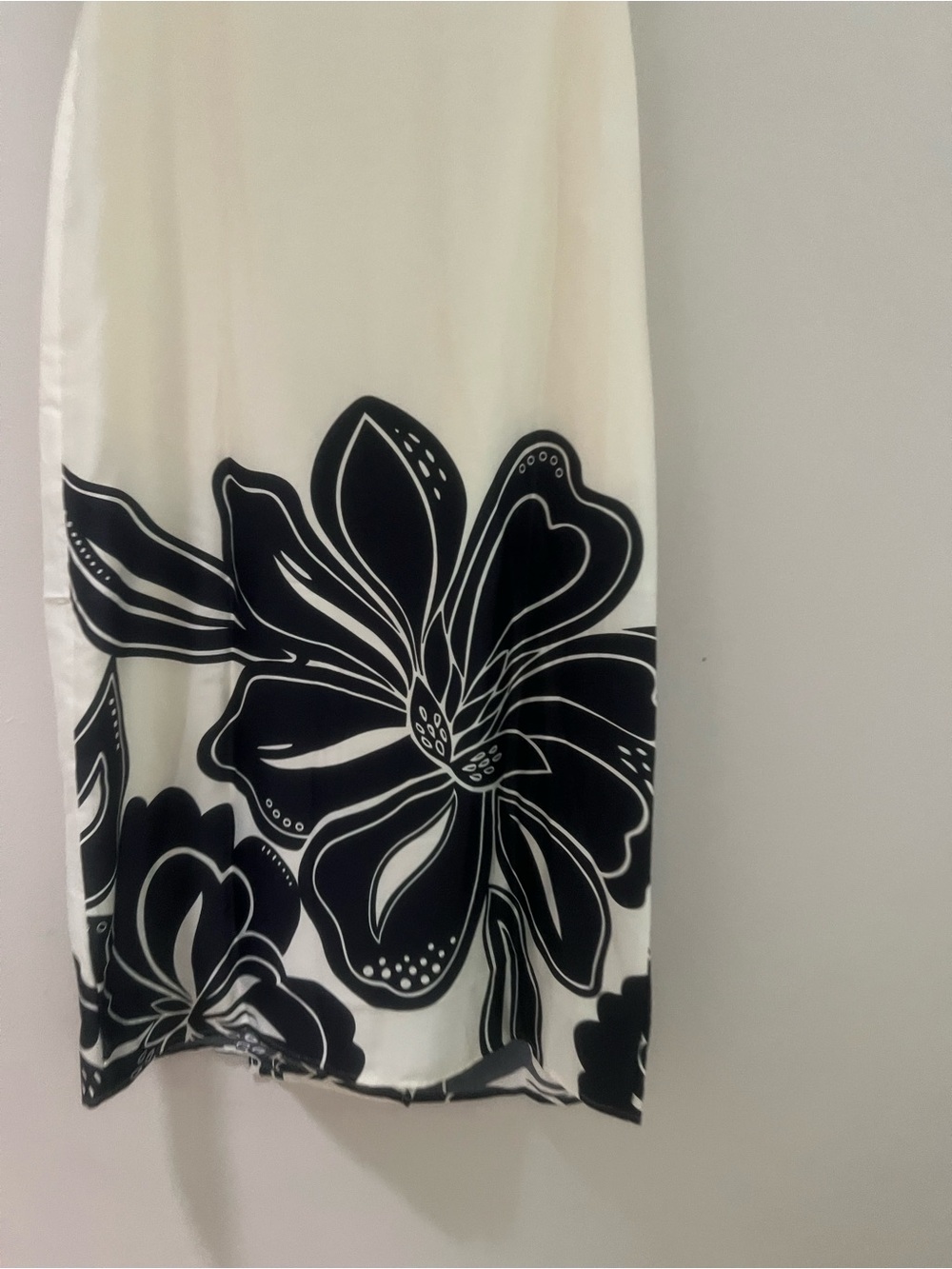 House of Harlow 1960 Strapless Cream Maxi Dress with Black Floral Hem - Picture 8 of 9